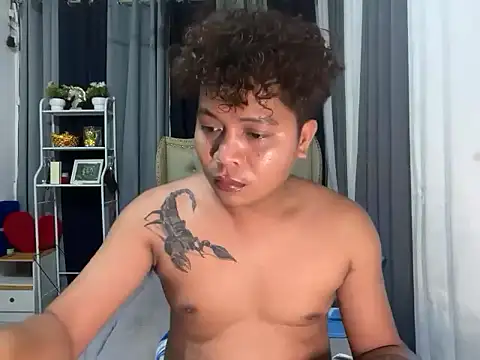 Snapshot of asian_sweetboy chatting on February 20, 11:34 am asian sweetboy online show from February 20, 11:34 am