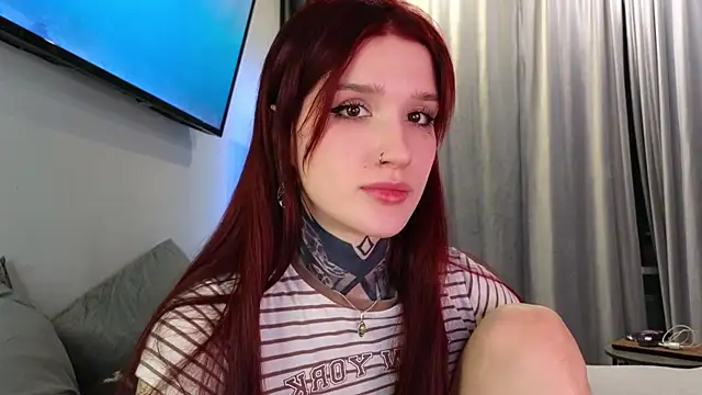 SophieInkk online show from March 12, 10:25 pm