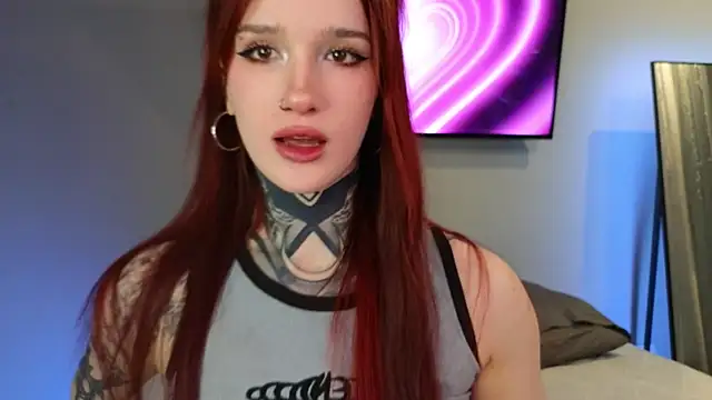 SophieInkk online show from February 8, 9:01 pm