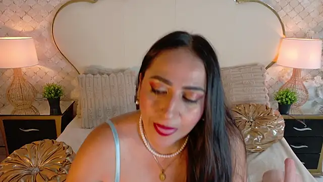 MayraVegas online show from November 28, 1:44 pm