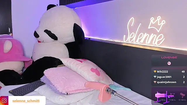 selenne schmitt online show from March 17, 9:46 pm