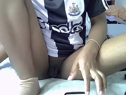 Elbony ray online show from December 3, 7:57 pm