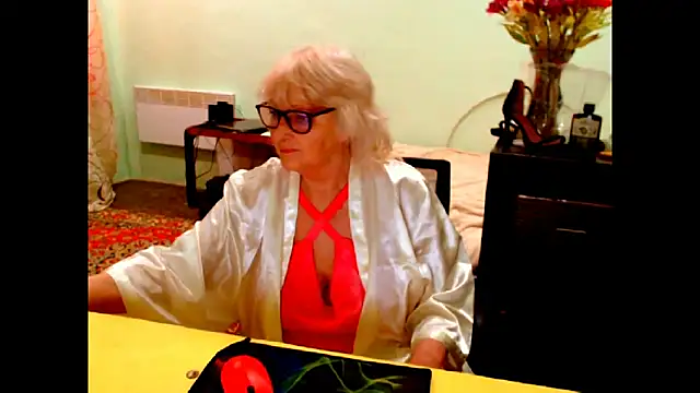 Natali7634 online show from May 7, 9:23 am
