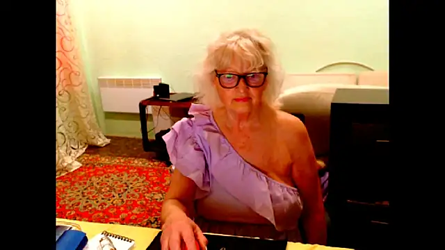 Natali7634 online show from May 20, 3:36 am