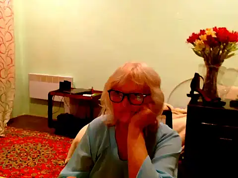 Natali7634 online show from May 4, 7:17 pm