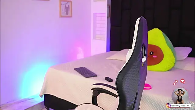 Marianamonroe  online show from March 13, 6:57 pm