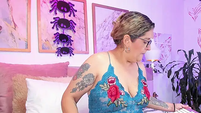 ValeryHart1 online show from October 9, 12:49 pm