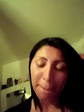 Snapshot of tiffani__love chatting on October 17, 1:42 am tiffani love online show from October 17, 1:42 am