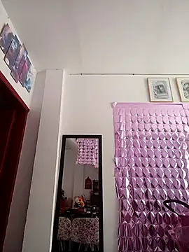 Snapshot of tiffani__love chatting on September 10, 5:45 pm tiffani love online show from September 10, 5:45 pm