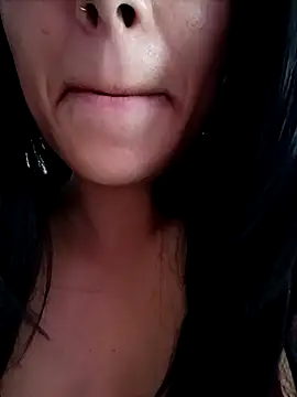 Snapshot of tiffani__love chatting on October 9, 8:20 pm tiffani love online show from October 9, 8:20 pm