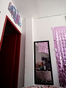 Snapshot of tiffani__love chatting on September 20, 9:20 pm tiffani love online show from September 20, 9:20 pm