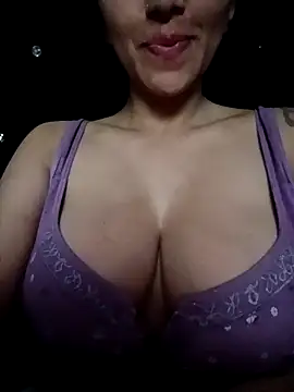 tiffani  love online show from February 21, 9:33 am