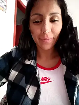 Snapshot of tiffani__love chatting on September 19, 12:20 pm tiffani love online show from September 19, 12:20 pm
