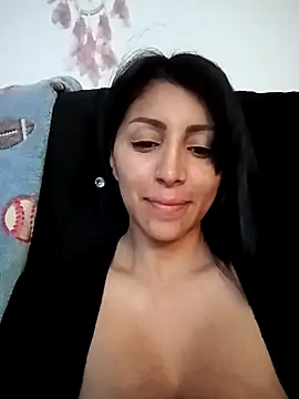 tiffani  love online show from December 18, 10:30 am