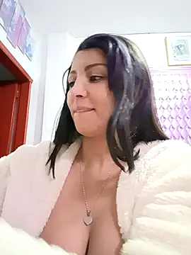 tiffani  love online show from February 4, 11:16 am