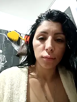 tiffani  love online show from February 11, 10:04 am