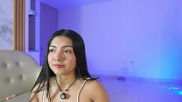 Emi latingirl online show from March 20, 7:15 pm