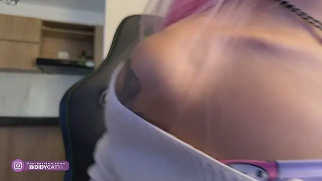 MarianaBranzz online show from March 28, 5:03 pm