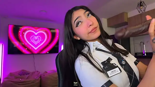 MarianaBranzz online show from March 12, 5:17 pm