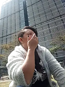 Emily0215 online show from February 4, 4:02 pm