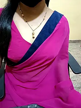 Snapshot of Nithya_05 chatting on November 2, 5:23 am Nithya 05 online show from November 2, 5:23 am