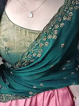 Snapshot of Nithya_05 chatting on August 4, 5:01 am Nithya 05 online show from August 4, 5:01 am