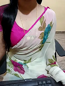 Snapshot of Nithya_05 chatting on November 4, 4:38 am Nithya 05 online show from November 4, 4:38 am