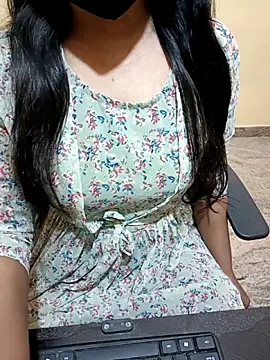 Snapshot of Nithya_05 chatting on October 30, 5:06 am Nithya 05 online show from October 30, 5:06 am