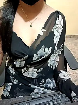 Snapshot of Nithya_05 chatting on September 19, 4:49 am Nithya 05 online show from September 19, 4:49 am