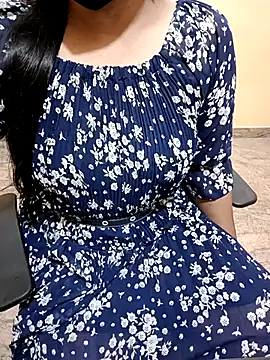 Snapshot of Nithya_05 chatting on November 3, 8:07 am Nithya 05 online show from November 3, 8:07 am