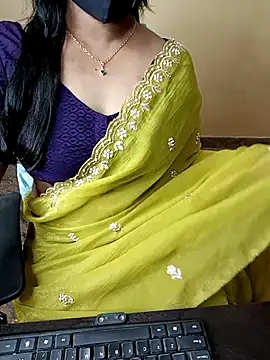 Snapshot of Nithya_05 chatting on December 1, 5:41 am Nithya 05 online show from December 1, 5:41 am