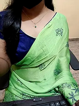 Snapshot of Nithya_05 chatting on September 18, 5:21 am Nithya 05 online show from September 18, 5:21 am