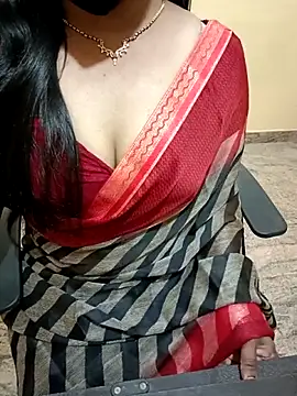 Snapshot of Nithya_05 chatting on October 24, 4:39 pm Nithya 05 online show from October 24, 4:39 pm