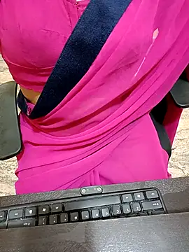 Snapshot of Nithya_05 chatting on November 18, 4:49 am Nithya 05 online show from November 18, 4:49 am