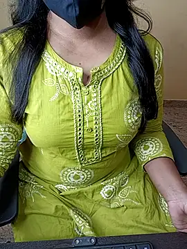 Snapshot of Nithya_05 chatting on December 2, 6:26 am Nithya 05 online show from December 2, 6:26 am