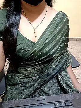 Snapshot of Nithya_05 chatting on November 10, 5:23 am Nithya 05 online show from November 10, 5:23 am