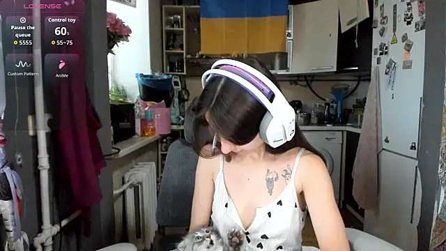 Snapshot of _Nika_Kik chatting on June 26, 9:59 am Nika Kik online show from June 26, 9:59 am