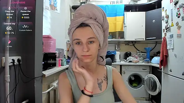 Snapshot of _Nika_Kik chatting on June 19, 4:35 pm Nika Kik online show from June 19, 4:35 pm