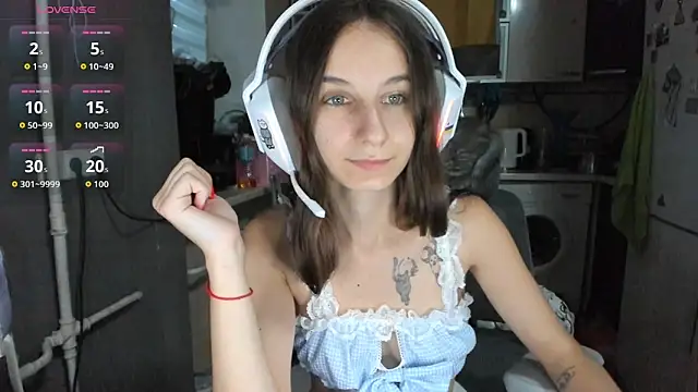 Snapshot of _Nika_Kik chatting on July 9, 4:28 pm Nika Kik online show from July 9, 4:28 pm