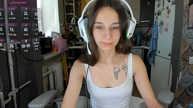 Snapshot of _Nika_Kik chatting on July 8, 5:19 am Nika Kik online show from July 8, 5:19 am