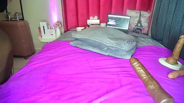 Snapshot of YummyThick_Yanaya chatting on July 7, 11:41 pm YummyThick Yanaya online show from July 7, 11:41 pm