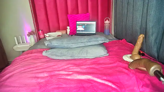 Snapshot of YummyThick_Yanaya chatting on June 17, 11:14 pm YummyThick Yanaya online show from June 17, 11:14 pm