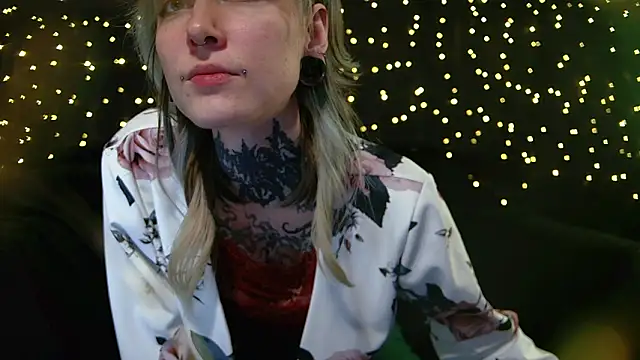 Littlespacemouse online show from February 3, 6:46 pm