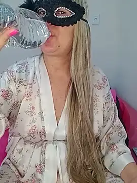 Snapshot of titiasexy chatting on October 22, 3:22 pm titiasexy online show from October 22, 3:22 pm