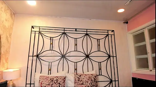 Snapshot of nahomi_sweett chatting on October 6, 11:00 am nahomi sweett online show from October 6, 11:00 am