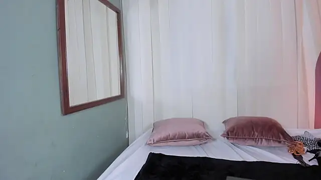 Snapshot of nahomi_sweett chatting on November 9, 11:14 am nahomi sweett online show from November 9, 11:14 am