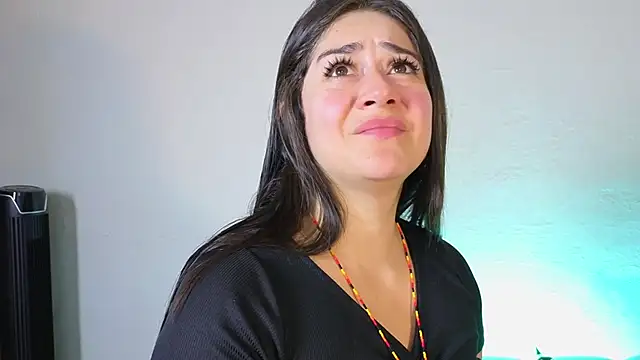 nahomi sweett online show from April 8, 10:39 am