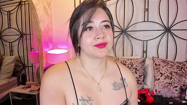 Snapshot of nahomi_sweett chatting on November 5, 11:02 am nahomi sweett online show from November 5, 11:02 am