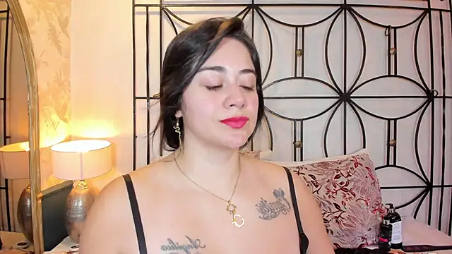 Snapshot of nahomi_sweett chatting on September 19, 11:03 am nahomi sweett online show from September 19, 11:03 am