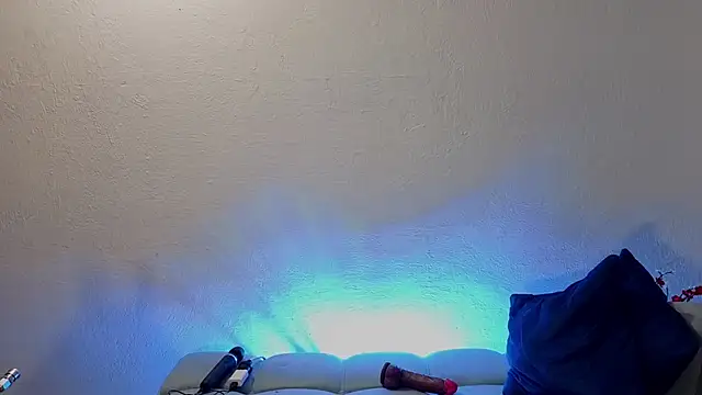 nahomi sweett online show from April 14, 10:53 am